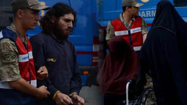 Задержанные в турецком городе Килис члены террористической организации ИГ - Sputnik Azərbaycan