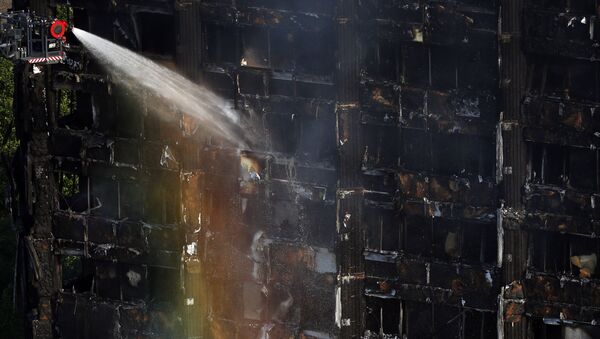 Сильный пожар в жилом доме в Лондоне - Sputnik Azərbaycan