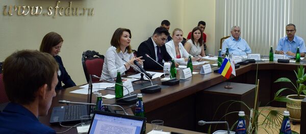 Круглый стол Азербайджан как точка сопряжения евразийских проектов в Ростове-на-Дону Круглый стол Азербайджан как точка сопряжения евразийских проектов в Ростове-на-Дону - Sputnik Азербайджан