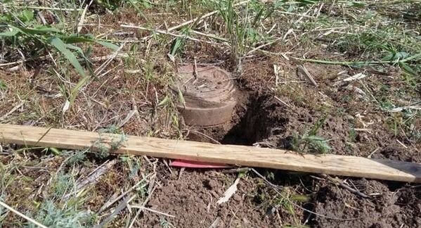 Обнаруженная в селе Джоджуг Марджанлы противотанковая мина - Sputnik Азербайджан