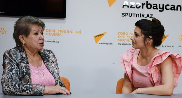 Диляра Нагиева во время интервью агентству Sputnik Азербайджан Диляра Нагиева во время интервью агентству Sputnik Азербайджан - Sputnik Азербайджан