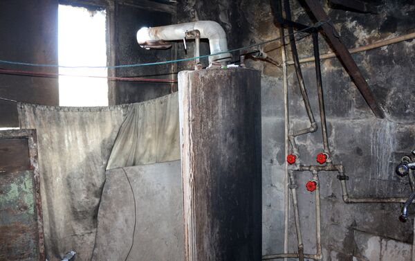 Текущее состояние общежития в Наримановском районе города Баку - Sputnik Азербайджан