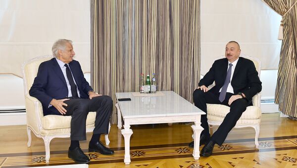 Президент Ильхам Алиев принял бывшего премьер-министра Франции Доминик де Вильпен - Sputnik Азербайджан