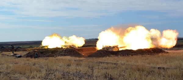 Проведен этап широкомасштабных учений с боевыми стрельбами Проведен этап широкомасштабных учений с боевыми стрельбами - Sputnik Азербайджан