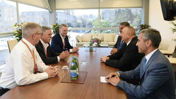 Президент Ильхам Алиев принял исполнительного директора Formula One Group - Sputnik Азербайджан