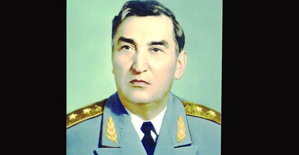 Генерал-лейтенант Гусейн Расулбеков Генерал-лейтенант Гусейн Расулбеков - Sputnik Азербайджан
