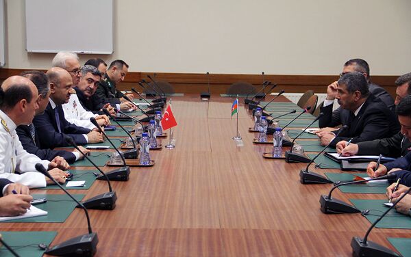Министр обороны Азербайджана генерал-полковник Закир Гасанов принял  участие в заседании НАТО - Sputnik Азербайджан
