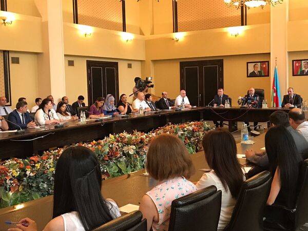 Мероприятие на тему Преимущества и выгоды граждан от ранней регистрации недвижимого имущества Мероприятие на тему Преимущества и выгоды граждан от ранней регистрации недвижимого имущества - Sputnik Азербайджан