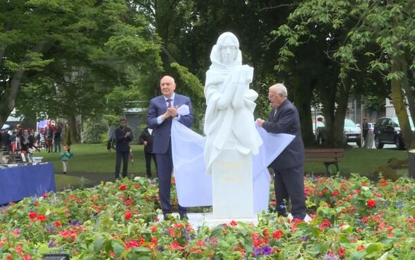 Во Франции состоялось открытие Азербайджанского парка и памятника Хуршидбану Натаван - Sputnik Азербайджан