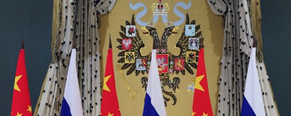 Флаги России и Китая, фото из архива - Sputnik Азербайджан