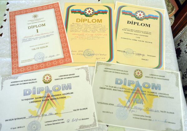 Nurayın diplomları Nurayın diplomları - Sputnik Azərbaycan