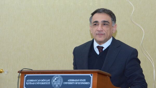 UNEC-in professoru Nizami Xudiyev - Sputnik Azərbaycan