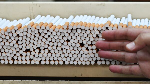 Цех по производству сигарет, фото из архива - Sputnik Азербайджан