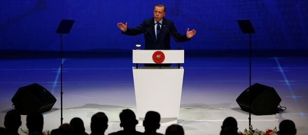 Президент Турции Реджеп Тайип Эрдоган во время выступления на 22-м Всемирном нефтяном конгрессе в Стамбуле Президент Турции Реджеп Тайип Эрдоган во время выступления на 22-м Всемирном нефтяном конгрессе в Стамбуле - Sputnik Азербайджан