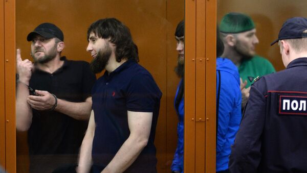 Слева направо: Хамзат Бахаев, Заур Дадаев, Анзор Губашев и Шадид Губашев, обвиняемые по делу об убийстве политика Бориса Немцова, во время оглашения приговора в Московском окружном военном суде - Sputnik Азербайджан