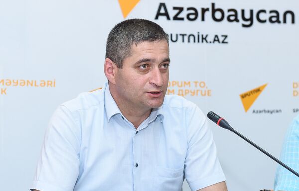 Эксперт Эльшан Гафаров Эксперт Эльшан Гафаров - Sputnik Азербайджан