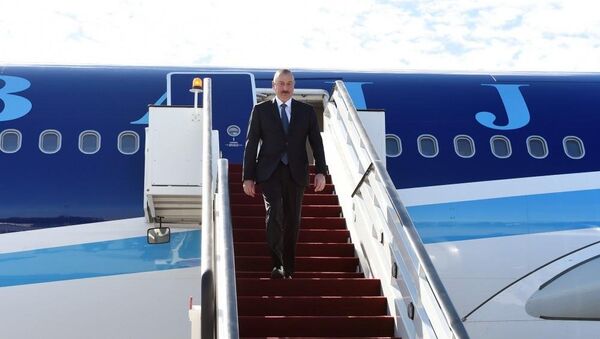 Президент Азербайджана Ильхам Алиев прибыл с официальным визитом в Латвию - Sputnik Азербайджан