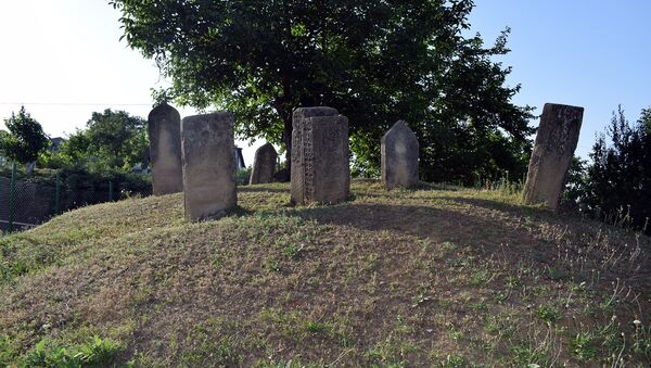 Древнее кладбище в селе Дагбиличи - Sputnik Азербайджан