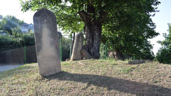 Древнее кладбище в селе Дагбиличи - Sputnik Азербайджан