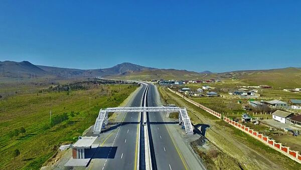 На Шемахинской трассе появятся семь новых пешеходных переходов - Sputnik Азербайджан