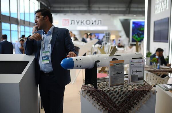Стенд Исламской Республики Иран (ИРИ) на Международном авиационно-космическом салоне МАКС-2017 в Жуковском Стенд Исламской Республики Иран (ИРИ) на Международном авиационно-космическом салоне МАКС-2017 в Жуковском - Sputnik Азербайджан