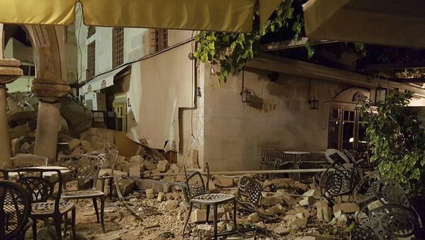 Поврежденные землетрясением здания на острове Кос, Греция, 21 июля 2017 года - Sputnik Азербайджан