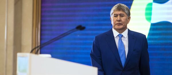 Президент Кыргызстана Алмазбек Атамбаев, фото из архива Президент Кыргызстана Алмазбек Атамбаев, фото из архива - Sputnik Азербайджан