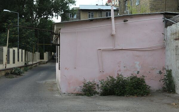 Незаконные пристройки в домах по улице Ага Нейматулла - Sputnik Азербайджан