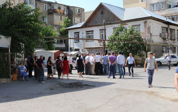 Акция протеста на улице Ахмеда Джамиля в Ясамальском районе Баку - Sputnik Азербайджан