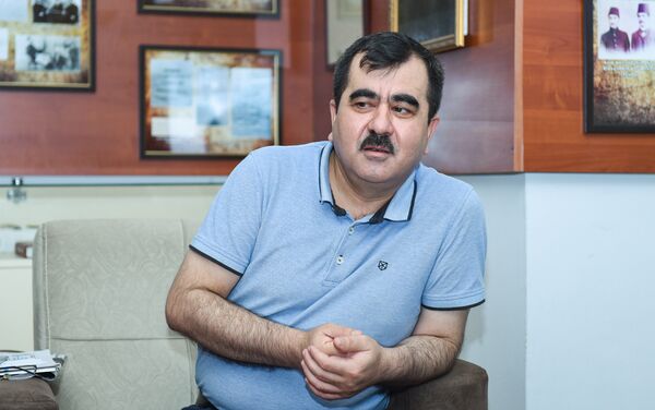 Редактор газеты Шарг Акиф Ашырлы - Sputnik Азербайджан