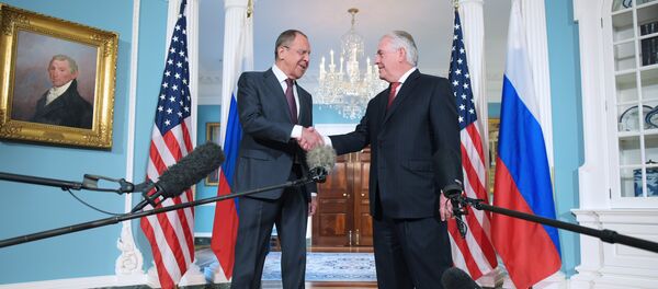 Встреча главы МИД России Сергея Лаврова с госсекретарем США Рексом Тиллерсоном, 10 мая 2017 года - Sputnik Азербайджан