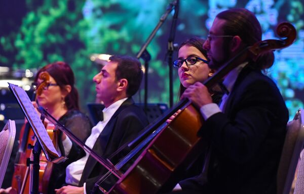 Üzeyir Hacıbəyov adına Azərbaycan Dövlət Simfonik orkestrnin konserti - Sputnik Azərbaycan
