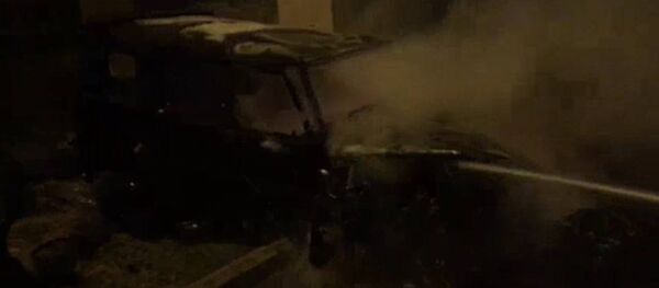 В Баку сгорел Mercedes Gelandewagen - Sputnik Азербайджан
