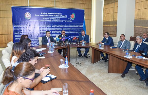 Пресс-конференция, посвященная закону Об обязательном страховании от безработицы, в Министерстве труда и социальной защиты населения Азербайджана Пресс-конференция, посвященная закону Об обязательном страховании от безработицы, в Министерстве труда и социальной защиты населения Азербайджана - Sputnik Азербайджан