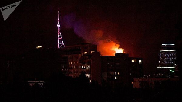 Пожар на горе Мтацминда - Sputnik Азербайджан
