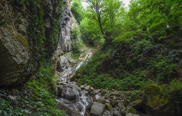 Водопад Семь красавиц в Габалинском районе Азербайджана. - Sputnik Азербайджан