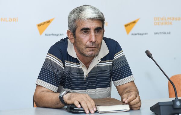 Ветеринар Мамед Юсубов на пресс-конференции в мультимедийном пресс-центре Sputnik Азербайджан Ветеринар Мамед Юсубов на пресс-конференции в мультимедийном пресс-центре Sputnik Азербайджан - Sputnik Азербайджан