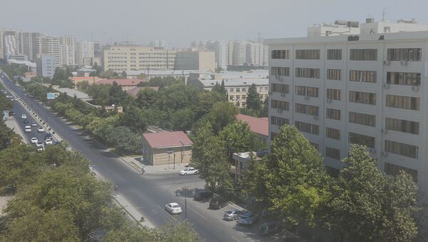 Загрязненный пылью воздух в Баку, архивное фото - Sputnik Азербайджан