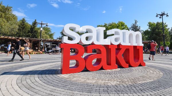 Инсталляция Salam Baku на Бакинском приморском парке - Sputnik Азербайджан