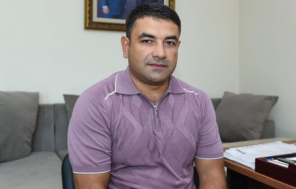 Azərbaycan Karate Federasiyasının vitse-prezidenti Rəhman Hətəmov Azərbaycan Karate Federasiyasının vitse-prezidenti Rəhman Hətəmov - Sputnik Azərbaycan
