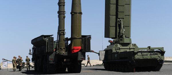 Зенитно-ракетный комплекс С-400 Триумф, фото из архива - Sputnik Азербайджан