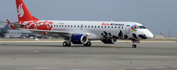 Президент Ильхам Алиев ознакомился с самолетом Embraer 190 авиакомпании Buta Airways Президент Ильхам Алиев ознакомился с самолетом Embraer 190 авиакомпании Buta Airways - Sputnik Азербайджан