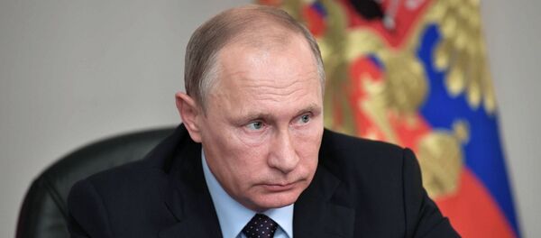 Президент РФ Владимир Путин Президент РФ Владимир Путин - Sputnik Азербайджан