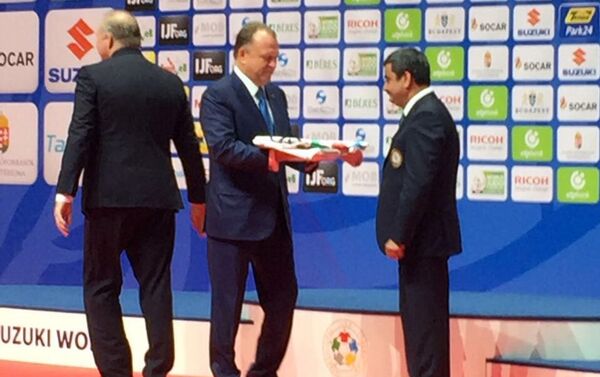 Церемония передачи флага Международной федерации дзюдо Азербайджану - Sputnik Азербайджан