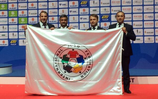 Церемония передачи флага Международной федерации дзюдо Азербайджану - Sputnik Азербайджан