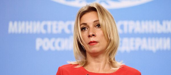 Официальный представитель министерства иностранных дел России Мария Захарова во время брифинга в Москве - Sputnik Азербайджан