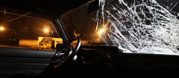 Машина, попавшая в ДТП, архивное фото Машина, попавшая в ДТП, архивное фото - Sputnik Азербайджан