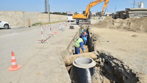 Работы в рамках строительства канализационных коллекторов, фото из архива - Sputnik Азербайджан