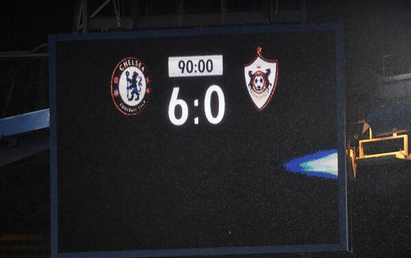 Общий счет на табло в конце матча Челси против ФК Карабах - Sputnik Азербайджан