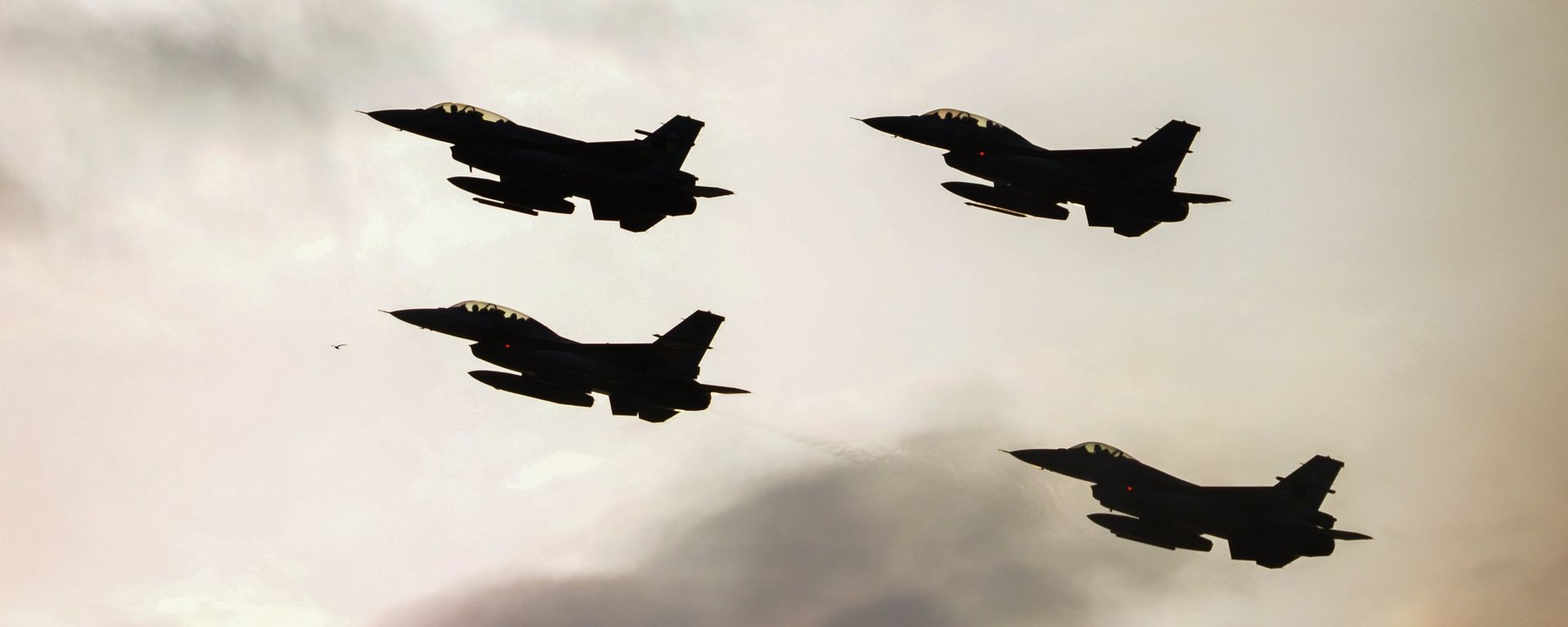 Истребители F16 турецких военно-воздушных сил, фото из архива - Sputnik Азербайджан, 1920, 27.07.2026